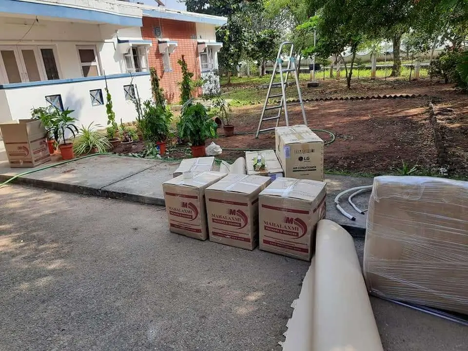 Dining table packing for safe relocation in Madurai