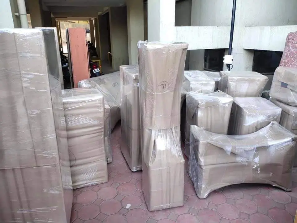 Packers and movers truck on highway for Madurai to Chennai shifting